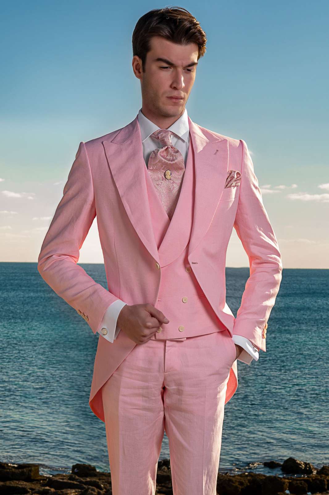 Chaqué - Levita de novio rosa en tejido de lino. Traje de novio 2551 Mario Moyano